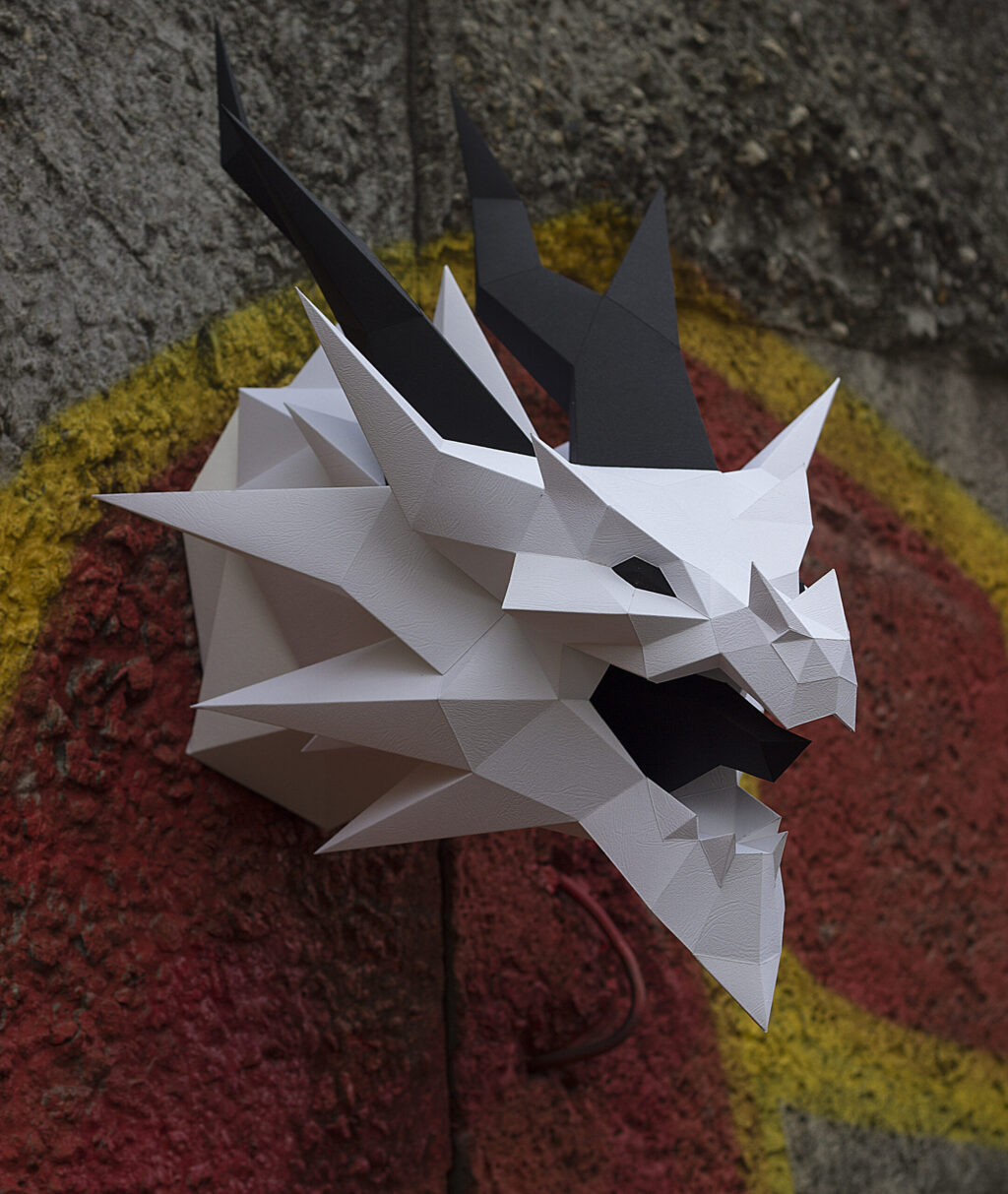 Papercraft Smaug dragão do Senhor dos Anéis em origami 3D