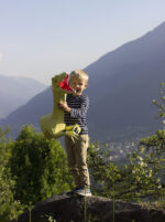 Papercraft raptor head Jurassic Park in origami