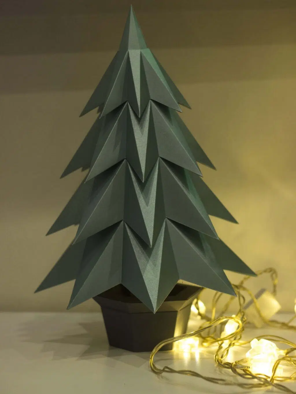 Papercraft arbre de Noël en pot en origami 3D