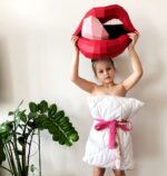 Papercraft Rolling Stones lips in 3D origami