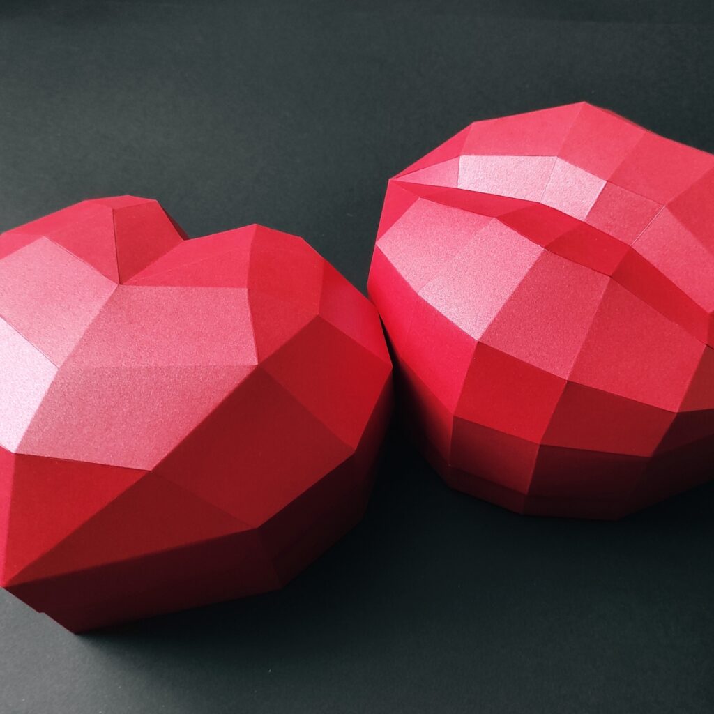 Papercraft heart and lips boxes in 3D origami