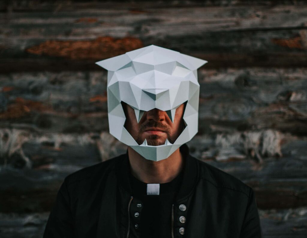 Papercraft di maschera tigre in origami 3D