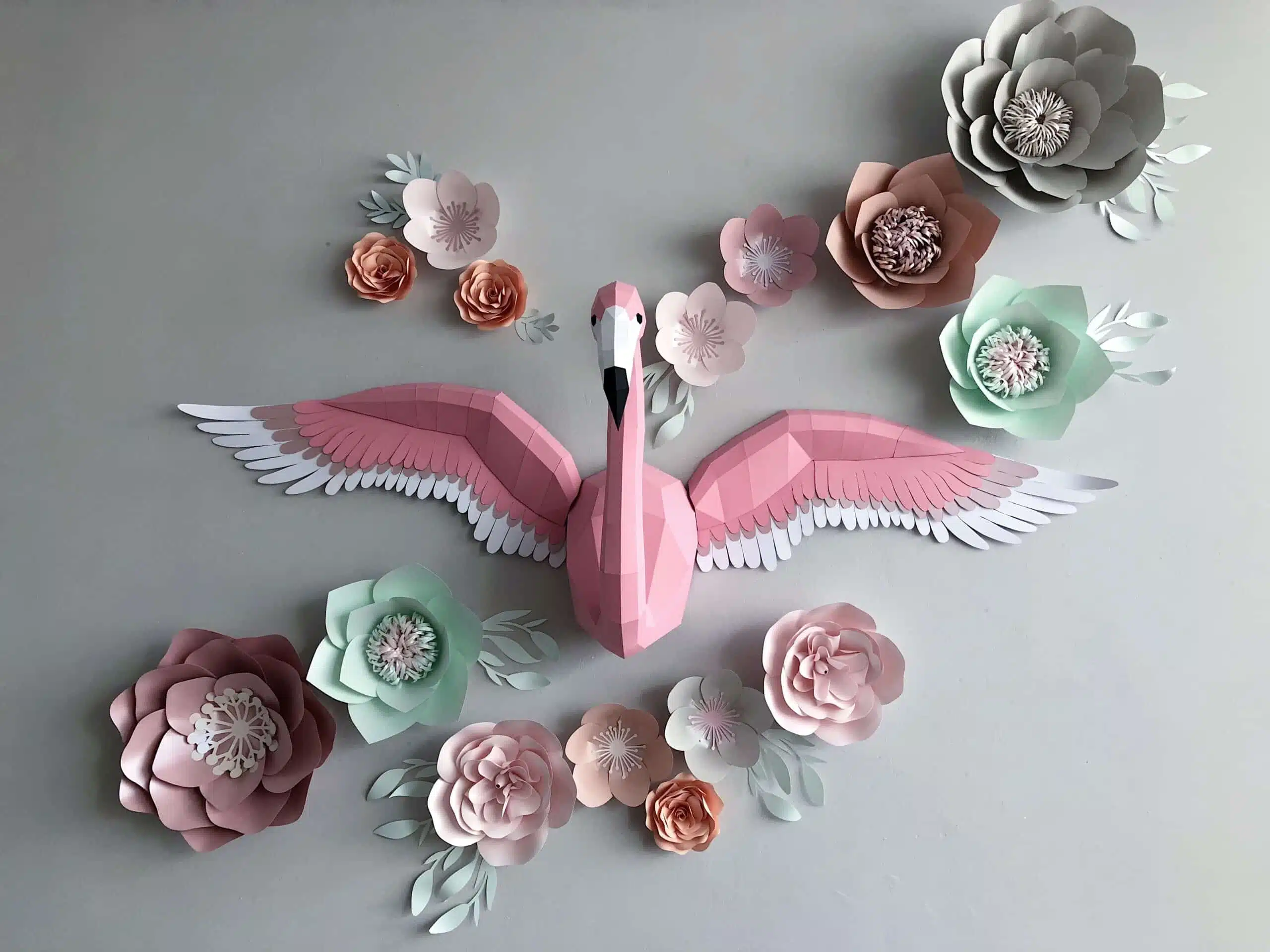 Kit de múltiples flamencos rosas en origami 3D, papercraft 3D, vista lateral