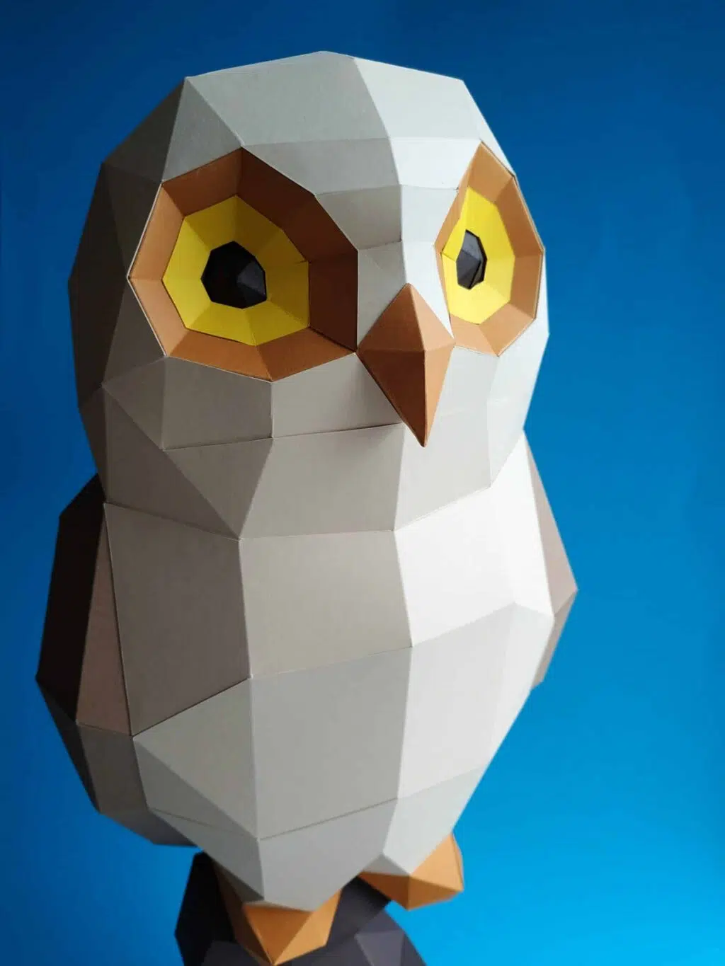 Papercraft de coruja no galho em origami 3D