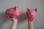 Papercraft de porquinho para cofrinho em origami, vista lateral