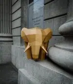 Papercraft de elefante bege em origami 3D
