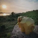 Papercraft de elefante bege em origami 3D