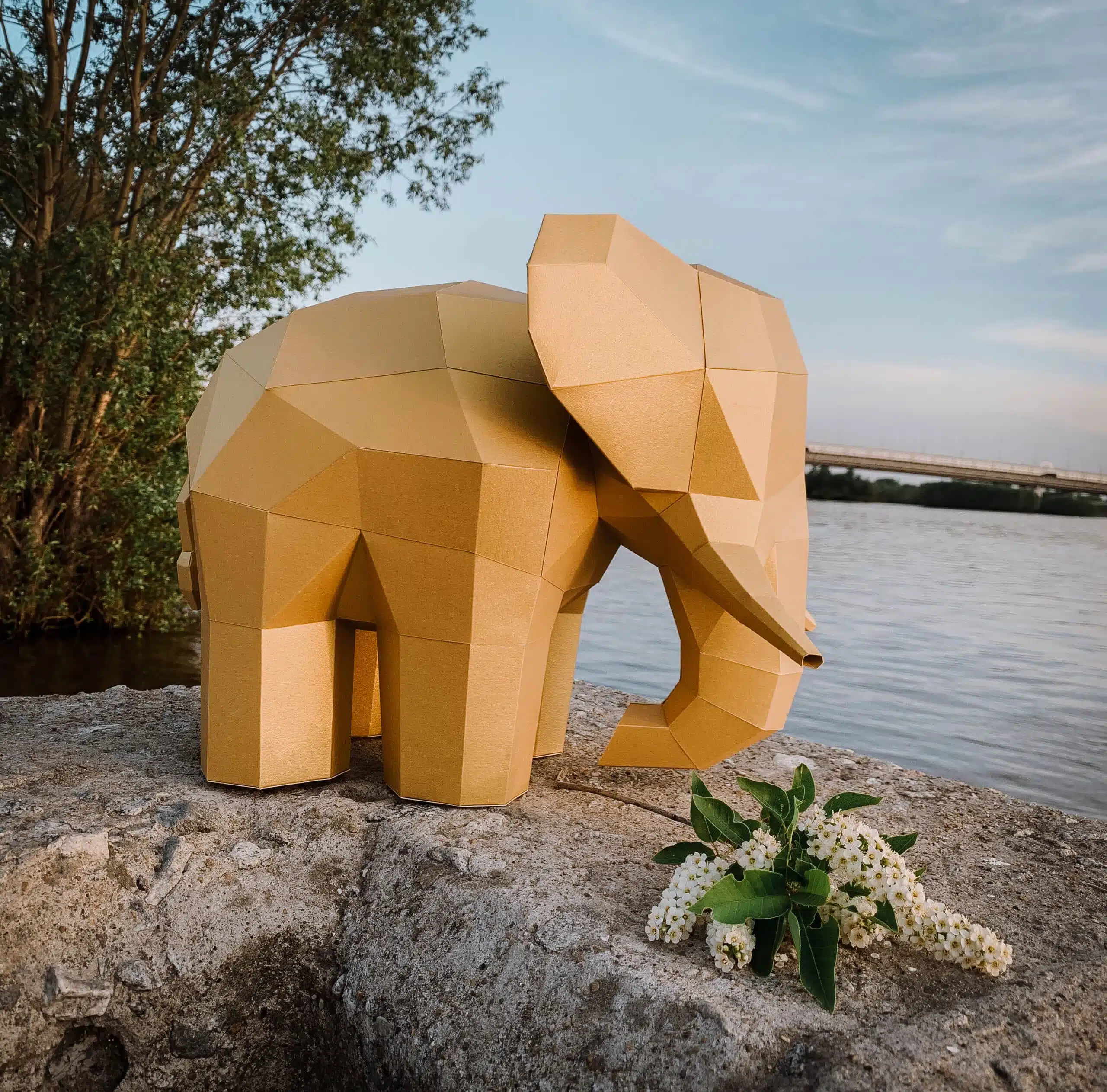 Papercraft de elefante em origami 3D, montado