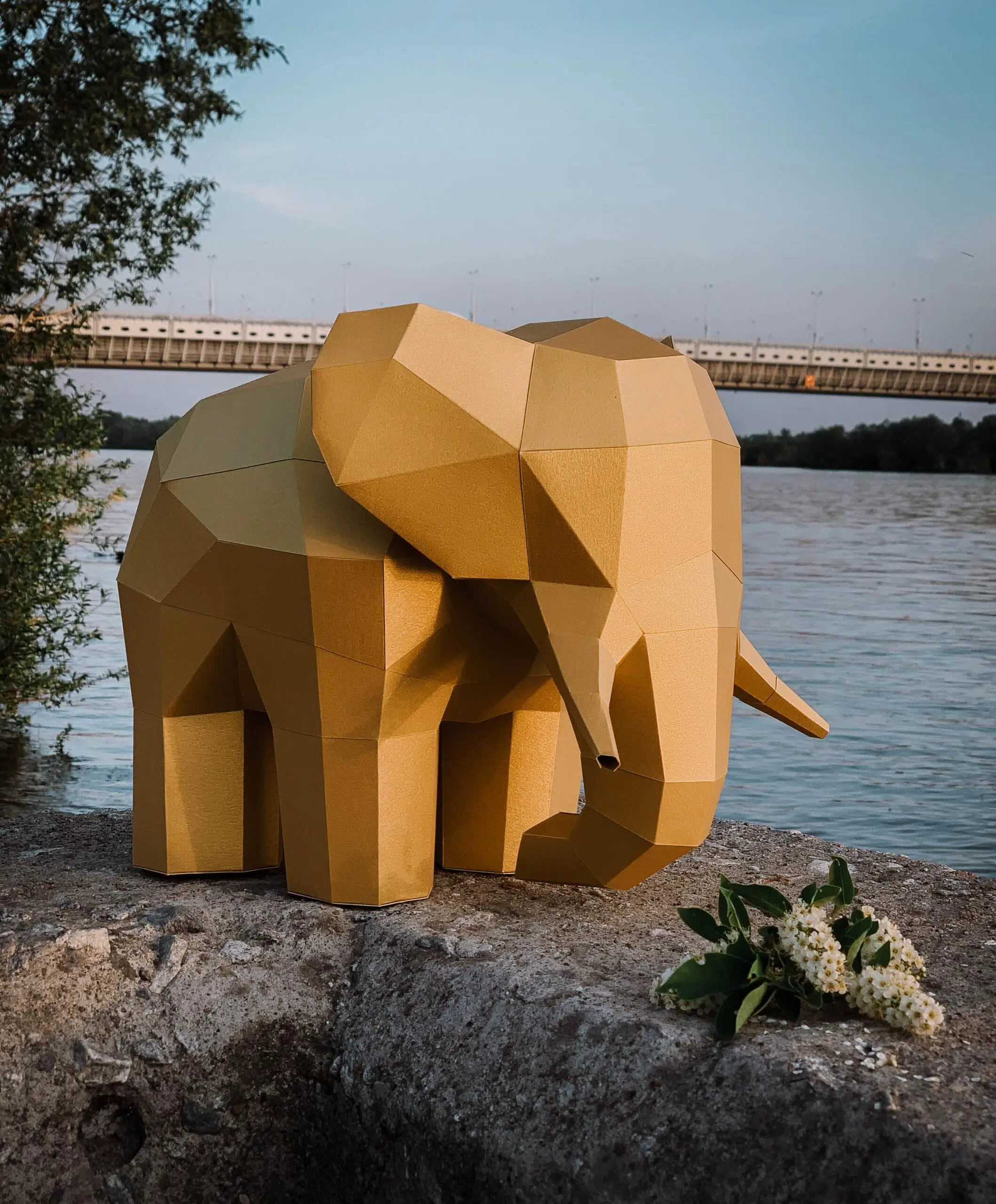 Papercraft de elefante em origami 3D, vista 2
