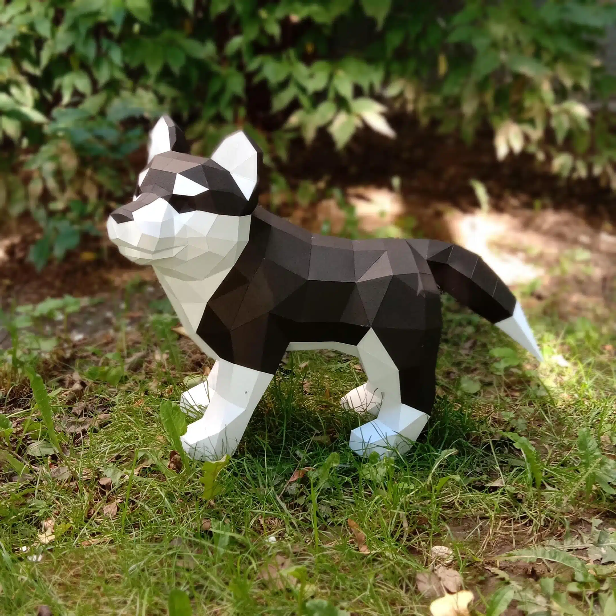 Papercraft de filhote de Husky em origami, detalhe