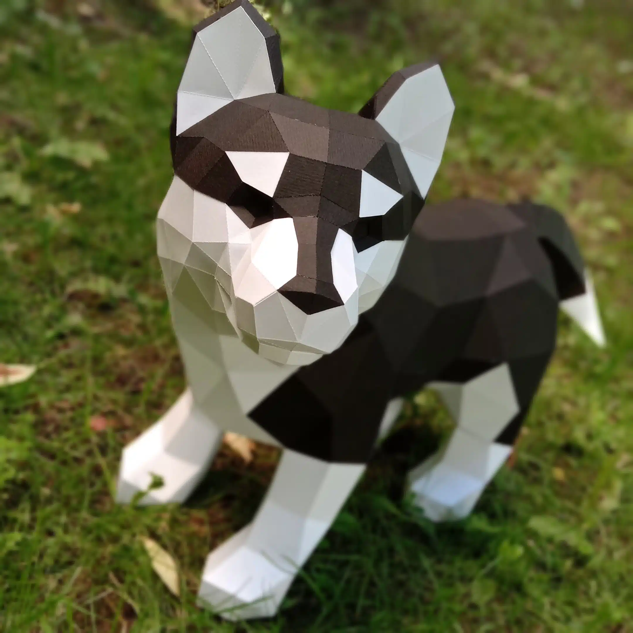 Papercraft de filhote de Husky em origami, vista traseira