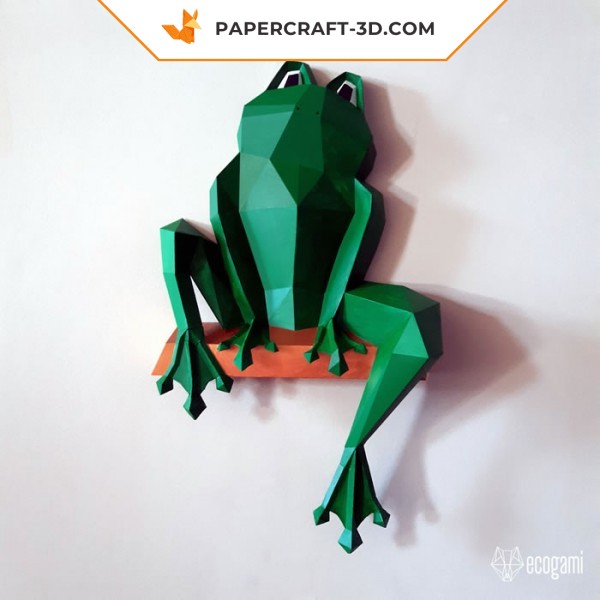 Papercraft of a sitting frog in 3D origami Papercraft of a sitting frog in 3D origami