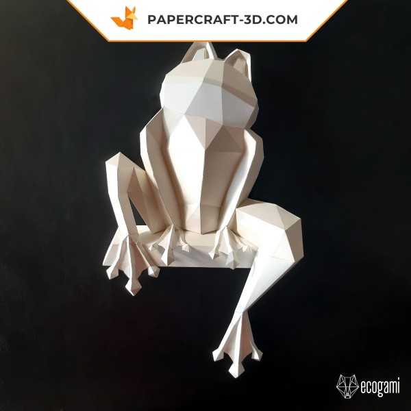 Papercraft of a sitting frog in 3D origami