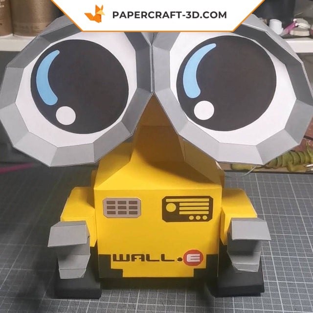 Papercraft Wall.e in 3D origami