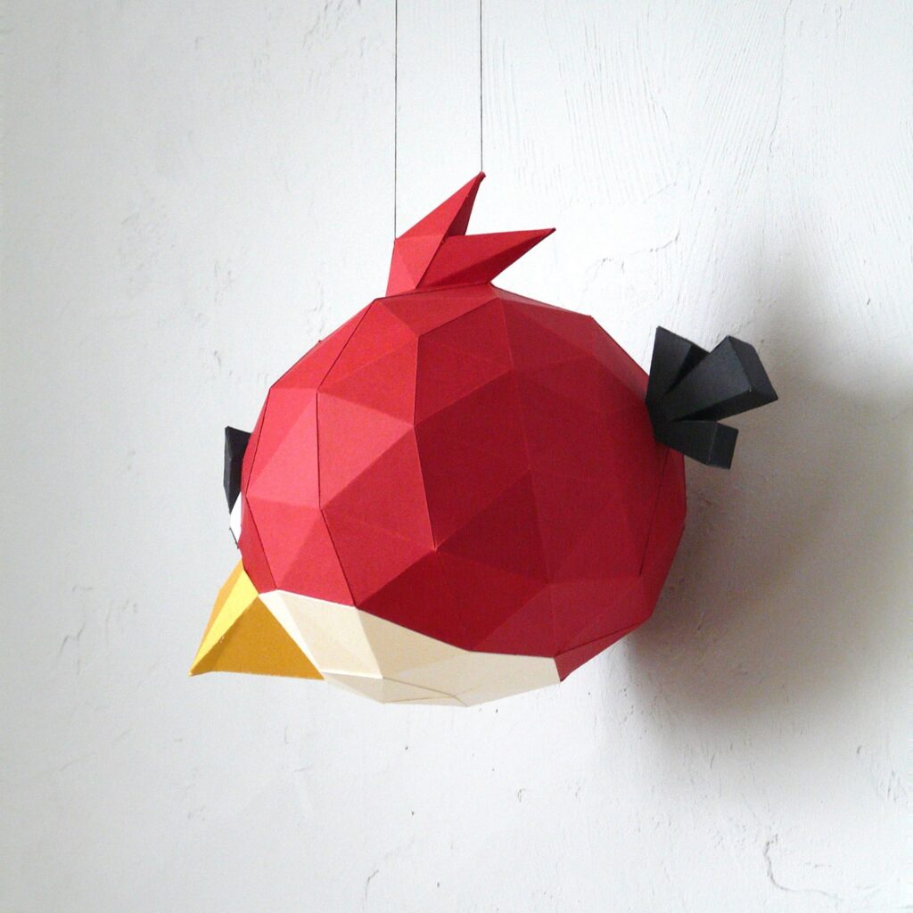 Papercraft des roten Angry Birds als Origami