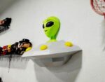 Papercraft alien and flying saucer in 3D origami