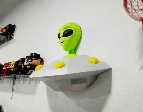 Papercraft de alien y su platillo volante en origami 3D