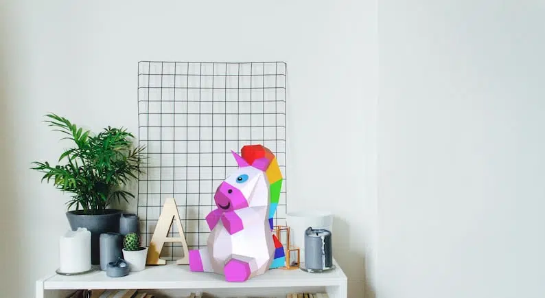 Modelo infantil de unicórnio — papercraft 3D – montado
