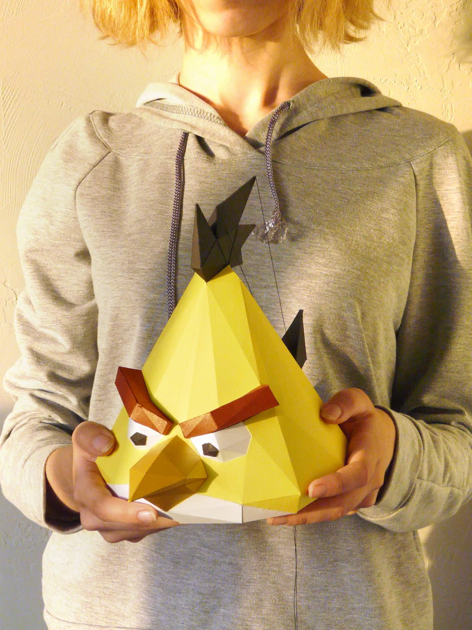 Papercraft do Angry Bird Chuck em origami 3D, vista 2