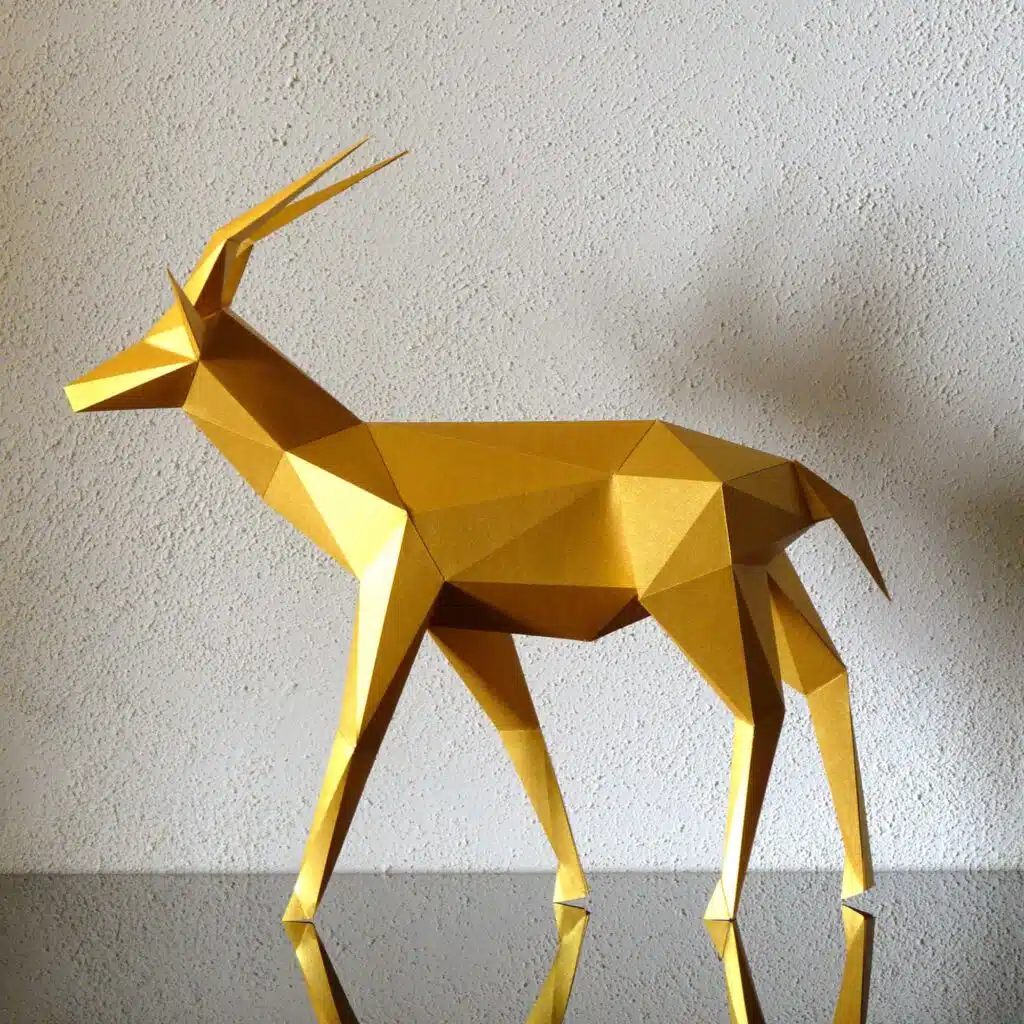 Papercraft de gazela em origami 3D
