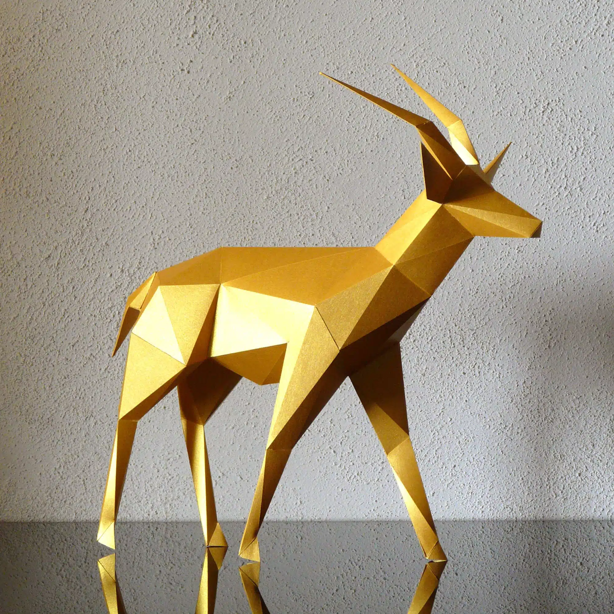Papercraft de gazela em origami 3D, vista 2
