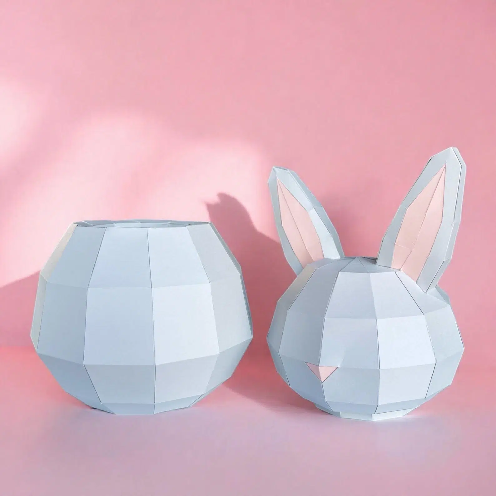 Papercraft di scatola coniglio in origami, vista posteriore