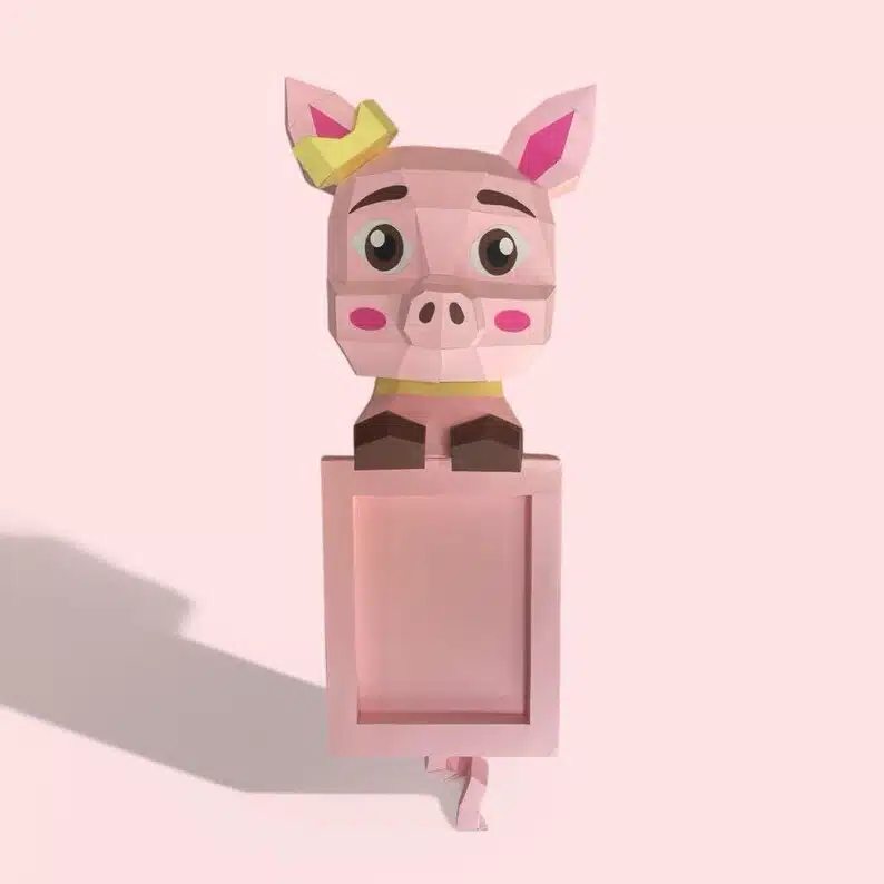 Papercraft photo frame with pig head in 3D origami
