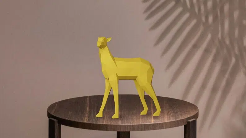 Papercraft biche debout en origami 3D, weergave 2