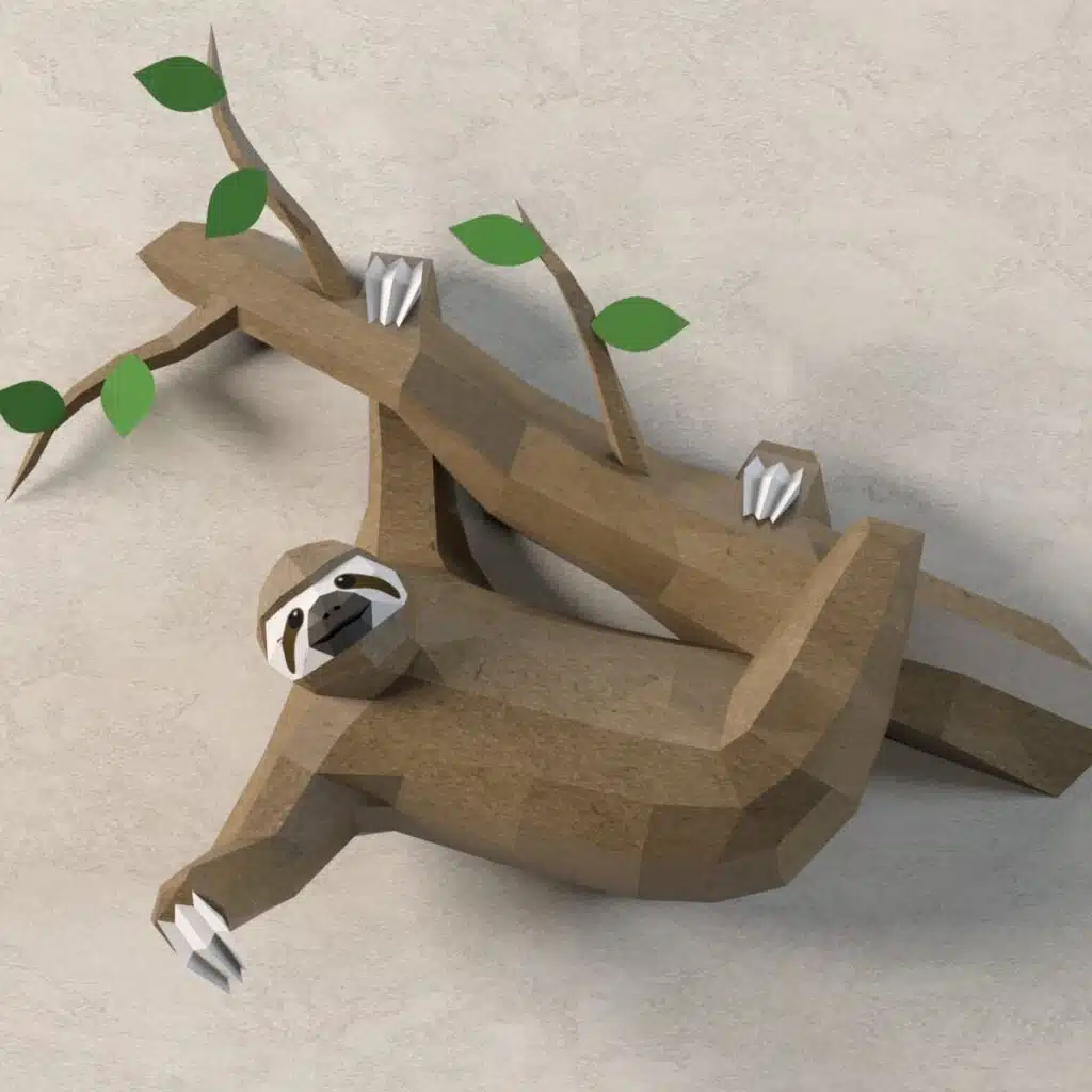 Origami-Papercraft eines Faultiers auf einem Ast