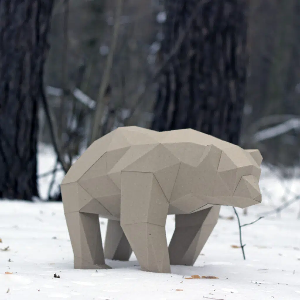 Papercraft walking bear in 3D origami