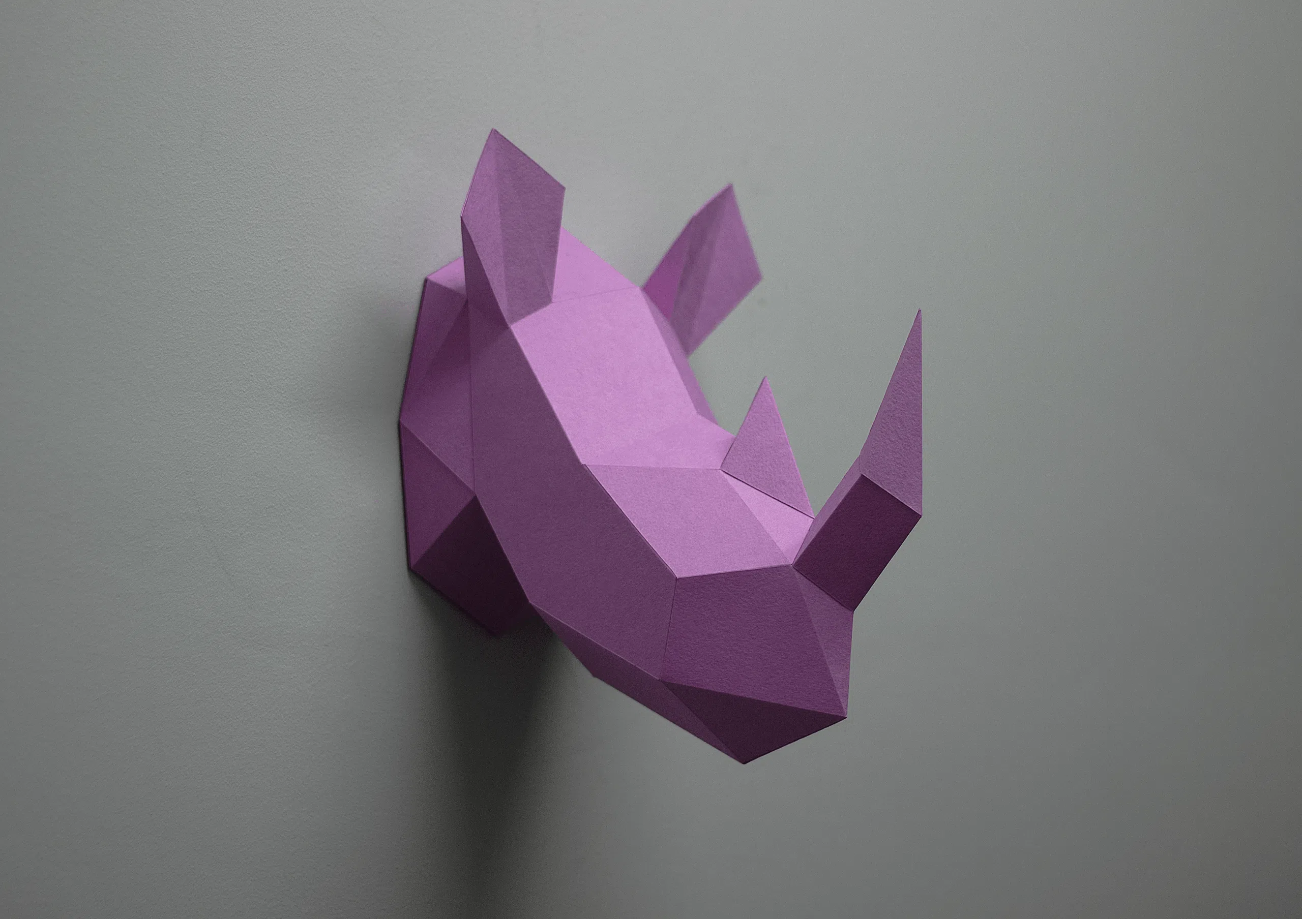 Origami 3D neushoornkop in papier, weergave 4