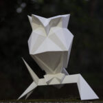 Papercraft de hibou avec un chapeau en origami 3D