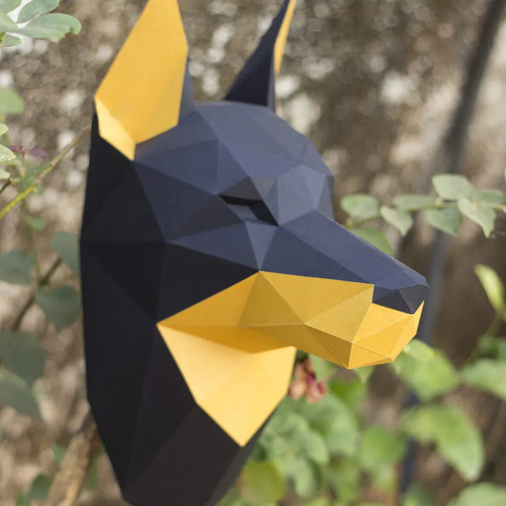 Papercraft cabeza de dóberman mural en origami 3D