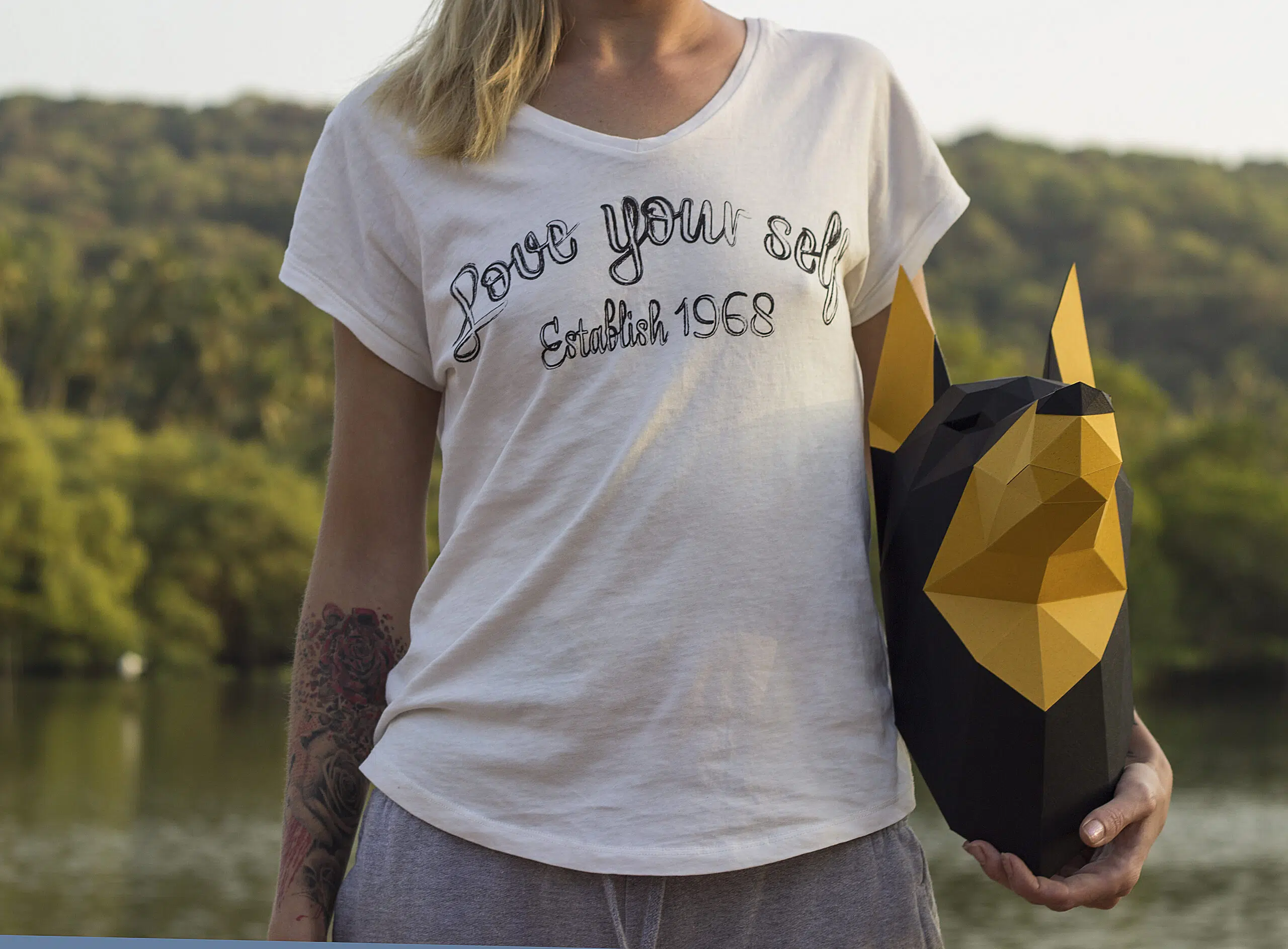 Papercraft cabeza de dóberman mural en origami 3D, detalle
