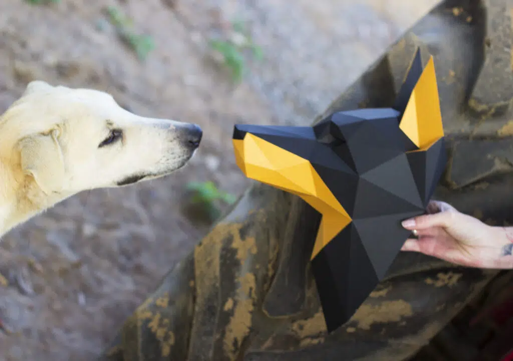 Papercraft cabeza de dóberman mural en origami 3D