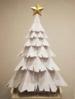 Besneeuwde kerstboom papercraft in 3D-origami, weergave 6