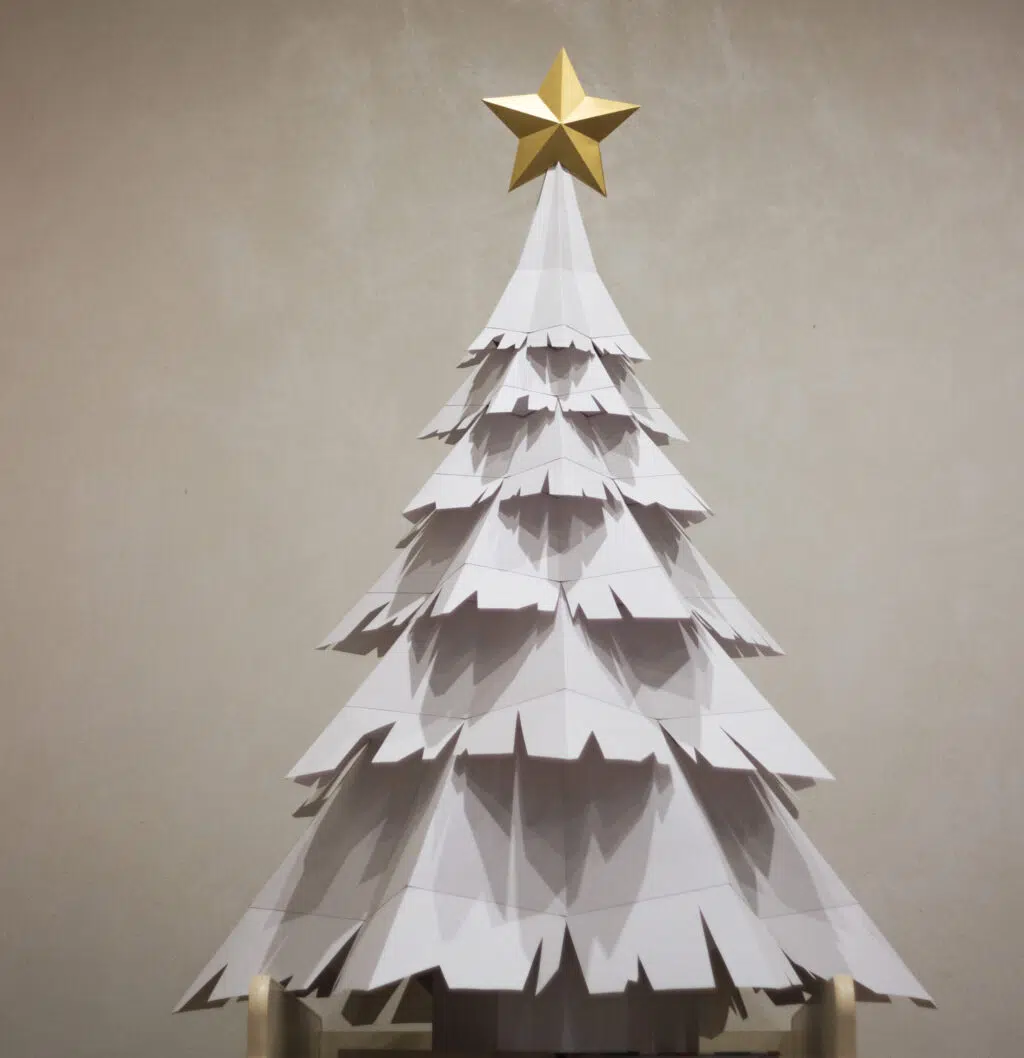 Besneeuwde kerstboom papercraft in 3D-origami, 3D-model