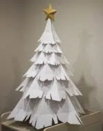 Besneeuwde kerstboom papercraft in 3D-origami, weergave 5