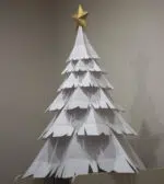 Besneeuwde kerstboom papercraft in 3D-origami, weergave 4