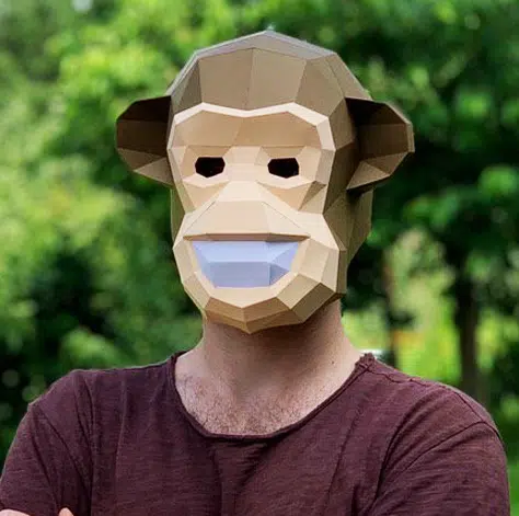 Papercraft di maschera di scimmia in kraft naturale in origami 3D
