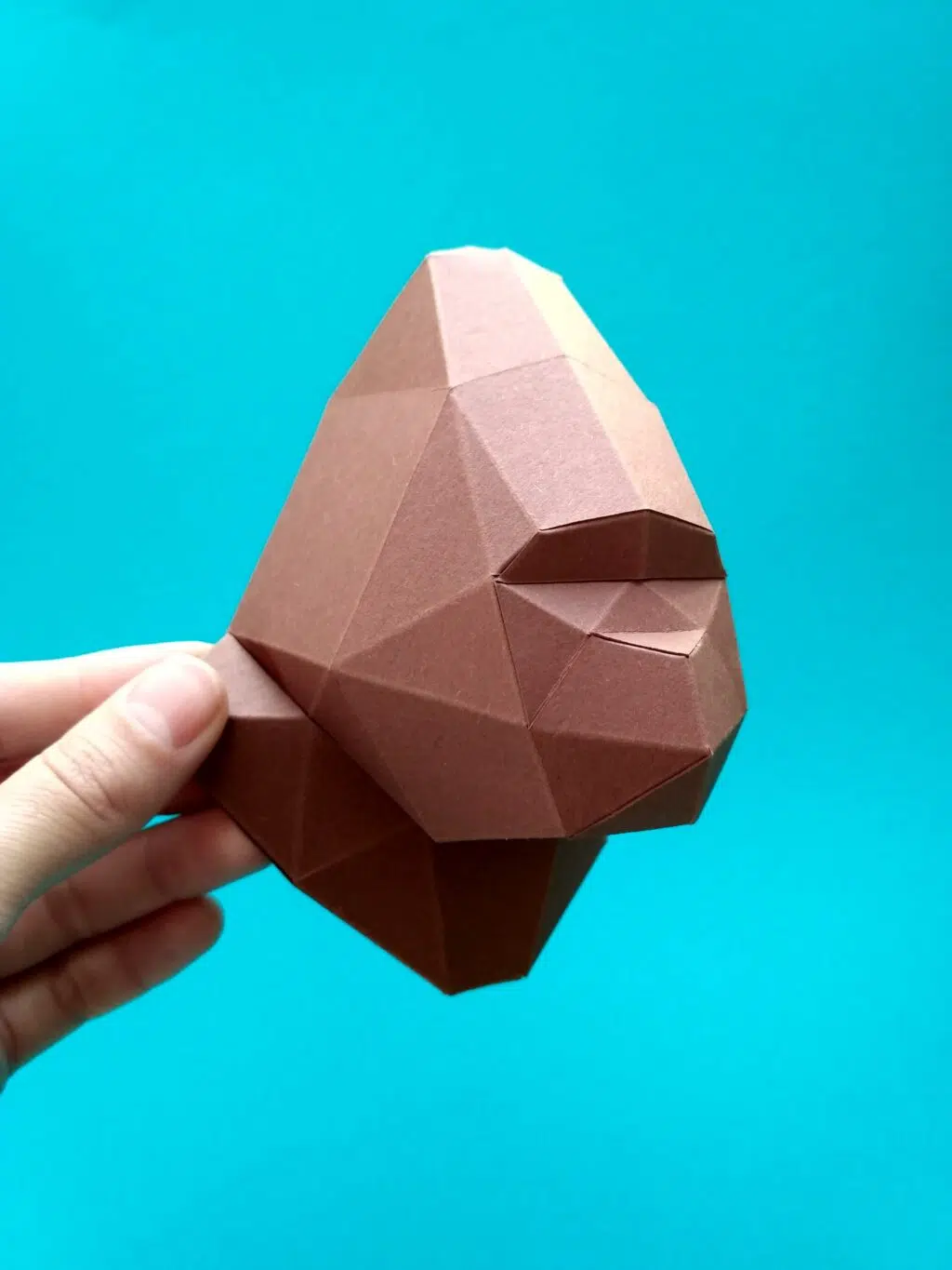 Mini-trofee gorillakop in papercraft 3D voor kinderen, weergave 2