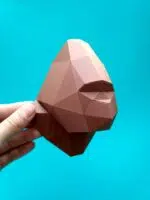 Mini-trofee gorillakop in papercraft 3D voor kinderen, weergave 2
