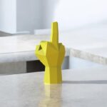 Papercraft de dedo do meio em origami 3D