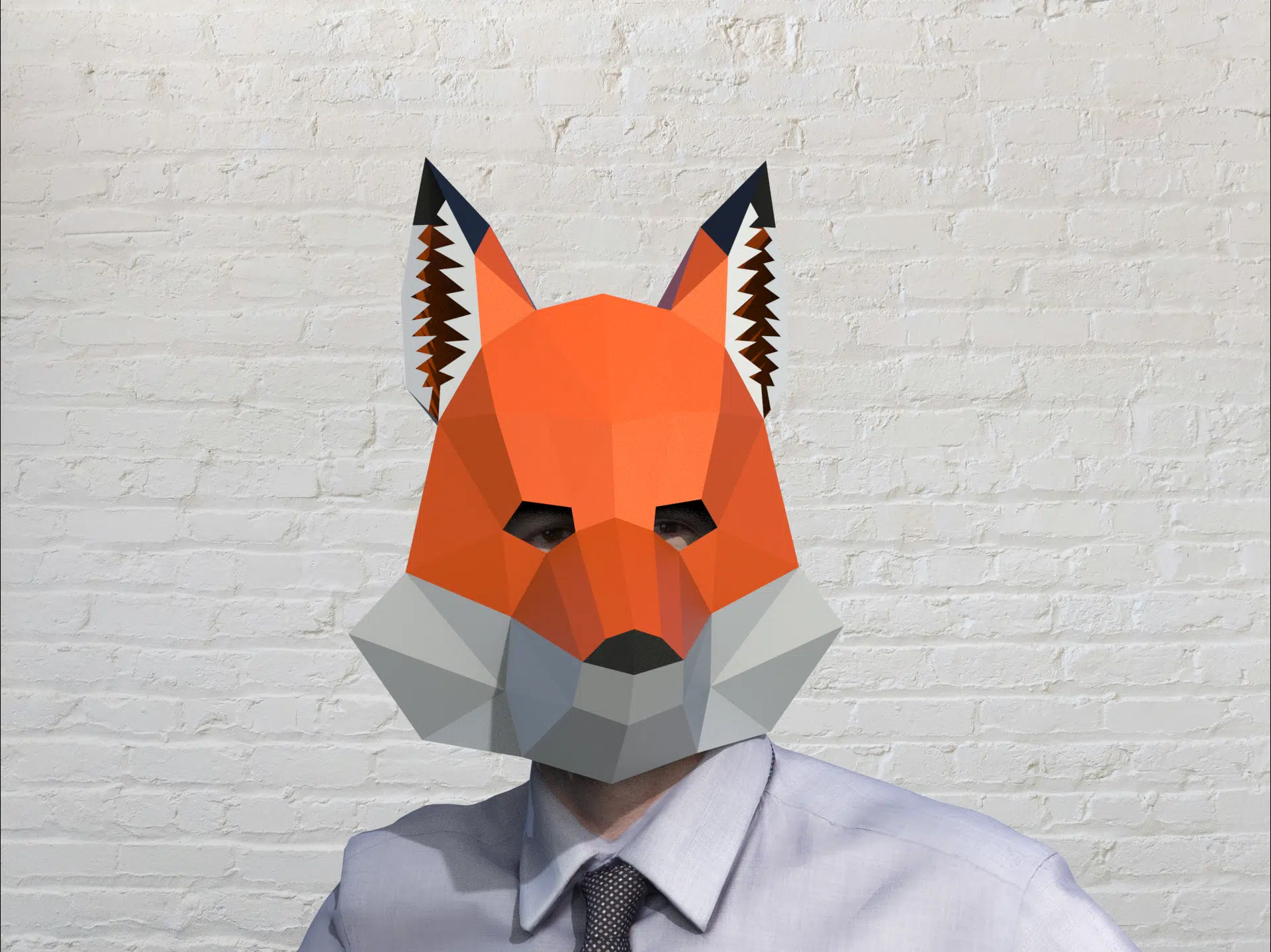 Masque de renard en papercraft 3D, montado