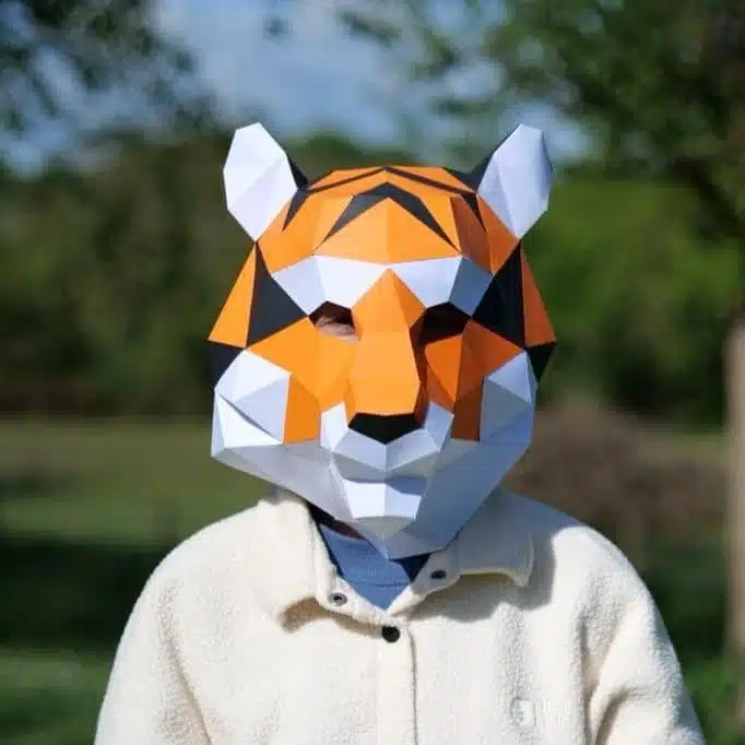 Maschera di tigre arancione in papercraft 3D