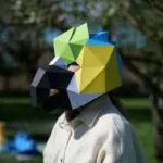 Máscara de papagaio em papercraft 3D, vista 2