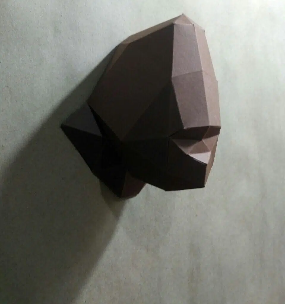 Pequeño trofeo cabeza de gorila en papercraft 3D para niños