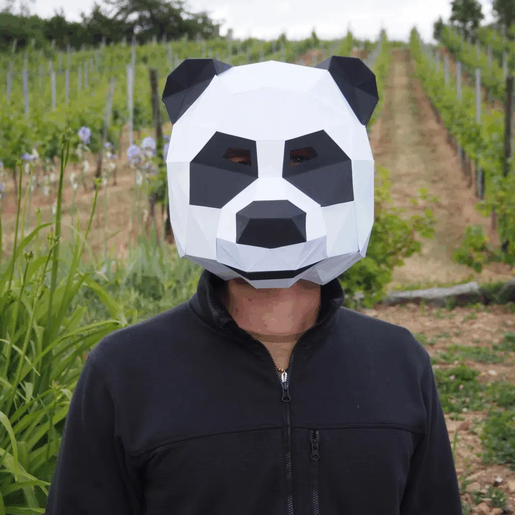 Papercraft de máscara de panda en origami 3D