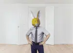 Masker van konijn met rode neus in 3D-papercraft, weergave 6