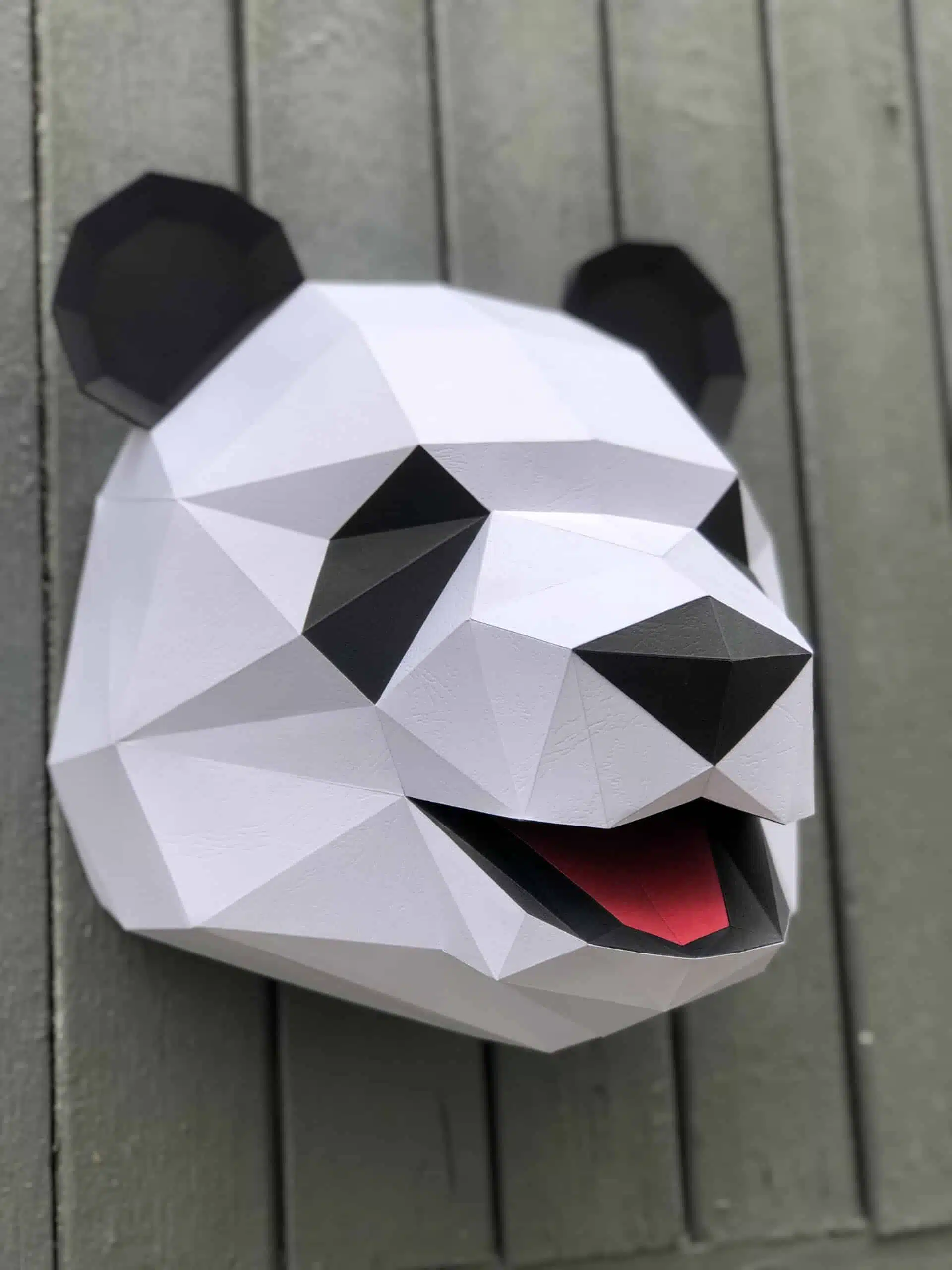 Papercraft cabeça de panda em origami 3D, vista traseira